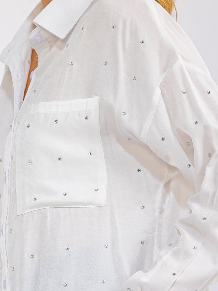 WOMEN'S LONG SLEEVE BUTTON UP FRONT POCKET RHINESTONES DETAILED SHIRT
