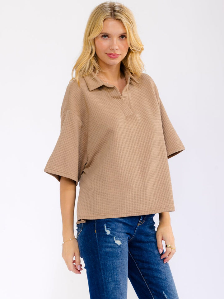 WOMEN'S SHORT SLEEVE V-NECK COLLAR WAFFLE BLOUSE