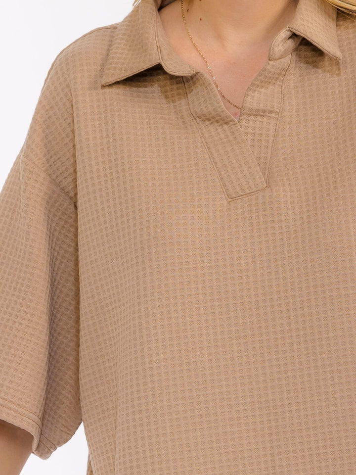 WOMEN'S SHORT SLEEVE V-NECK COLLAR WAFFLE BLOUSE