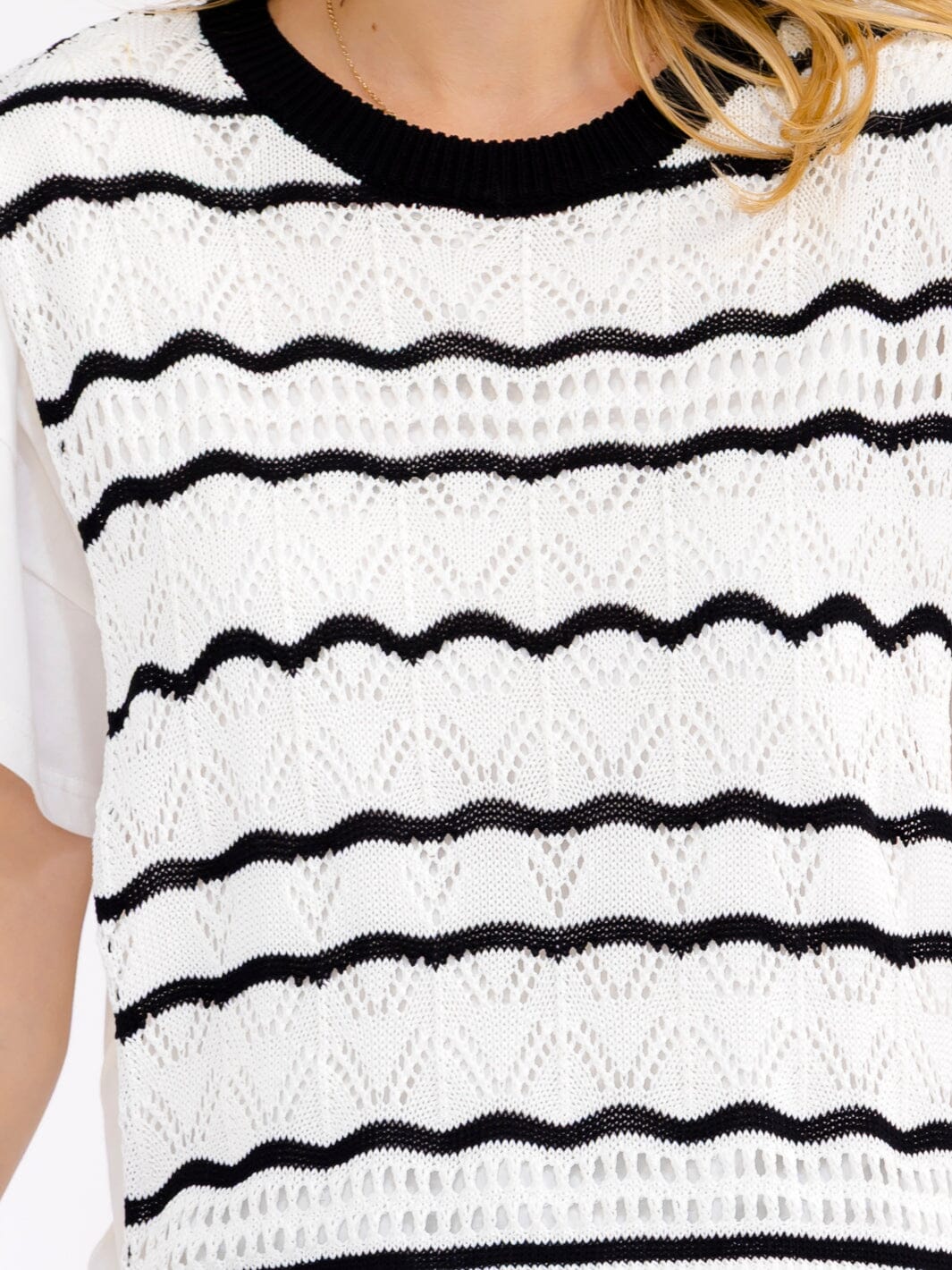WOMEN'S SHORT SLEEVE KNIT CONTRAST STRIPES BLOUSE