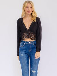 WOMEN'S LONG SLEEVE V-NECK BUTTON CLOSURE CROCHET CROP TOP