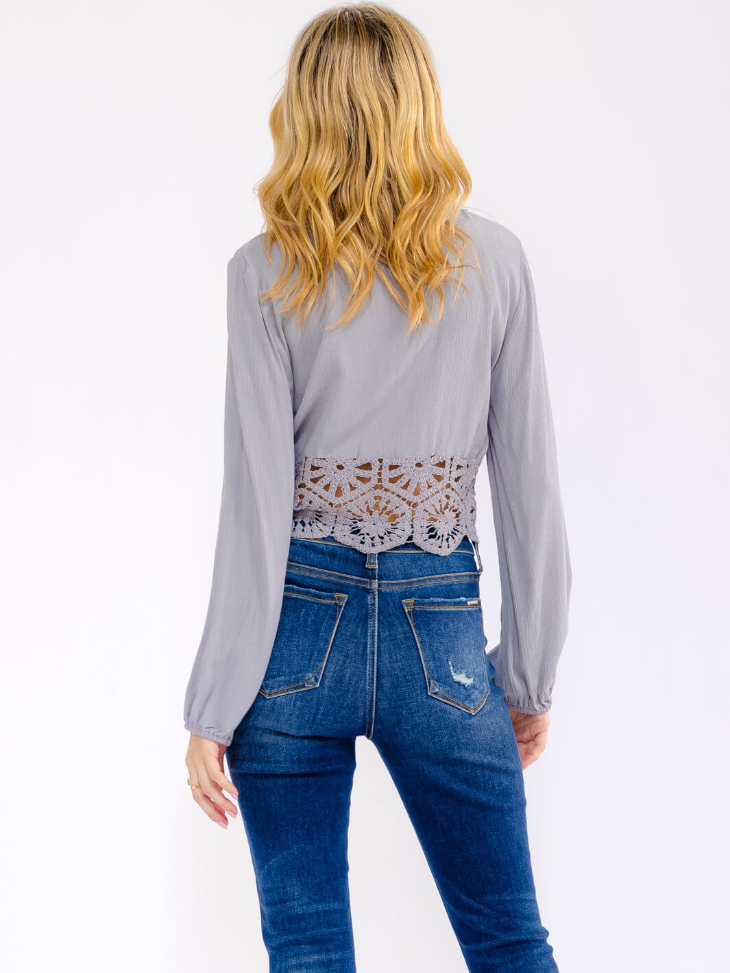 WOMEN'S LONG SLEEVE V-NECK BUTTON CLOSURE CROCHET CROP TOP