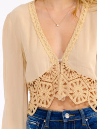 WOMEN'S LONG SLEEVE V-NECK BUTTON CLOSURE CROCHET CROP TOP