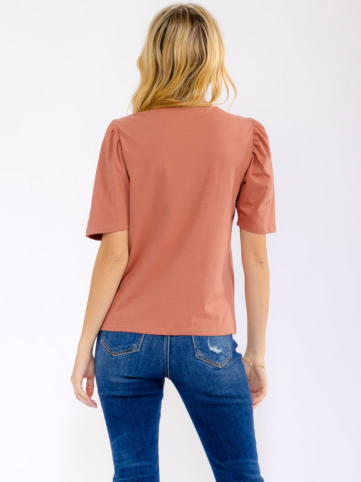 WOMEN'S SHORT SLEEVE STITCHED DETAILED SOLID BLOUSE