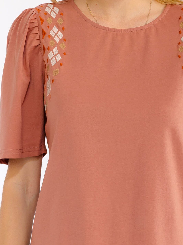 WOMEN'S SHORT SLEEVE STITCHED DETAILED SOLID BLOUSE