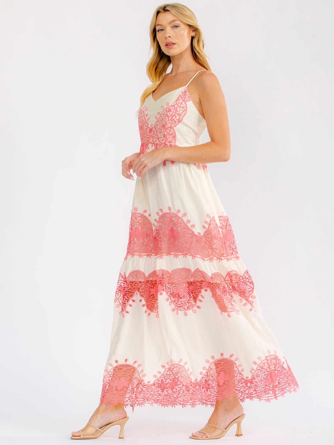 WOMEN'S SLEEVELESS SMOCK TIERED CROCHET MAXI DRESS