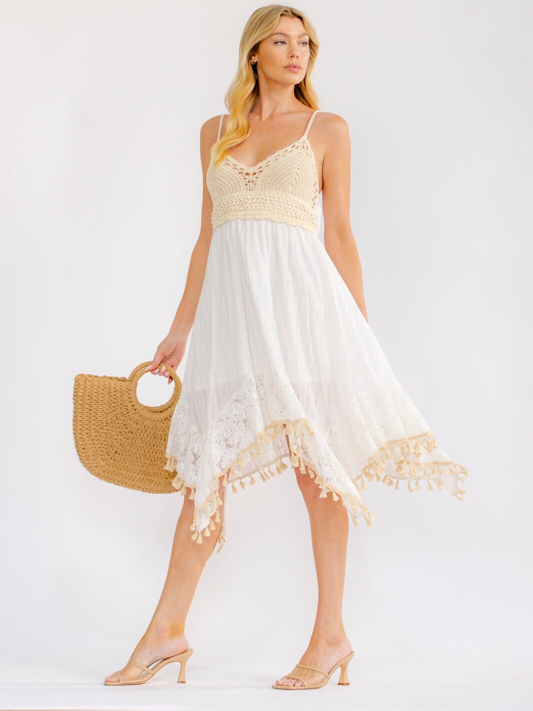 WOMEN'S SLEEVELESS V-NECK ELASTIC WAIST CROCHET LACE MINI DRESS