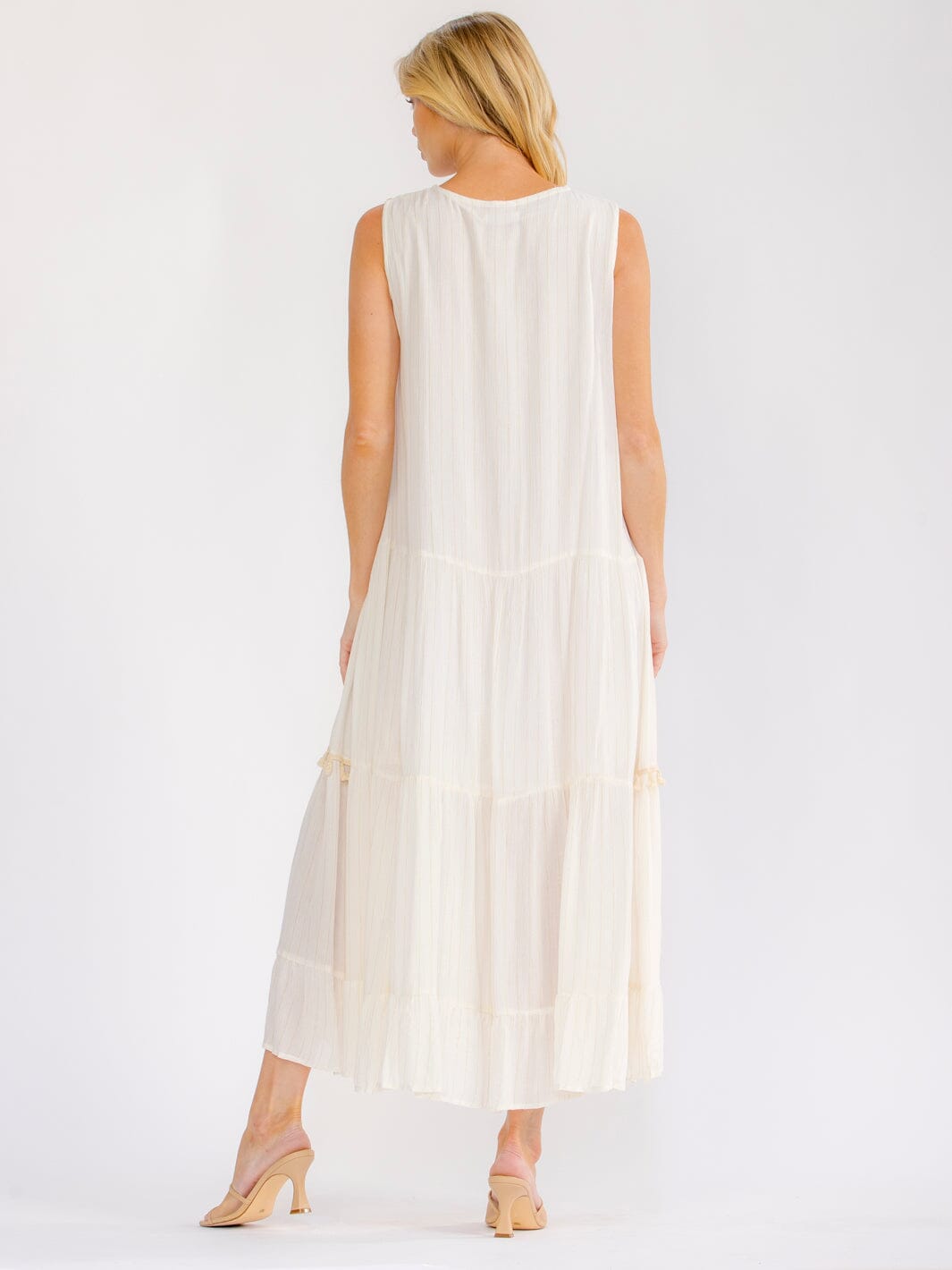WOMEN'S SLEEVELESS V-NECK TIERED CROCHET SHIMMER MAXI DRESS