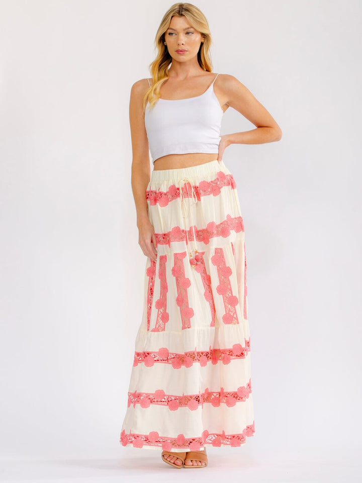 WOMEN'S ELASTIC WAIST TIERED FLOWER CROCHET MAXI SKIRT