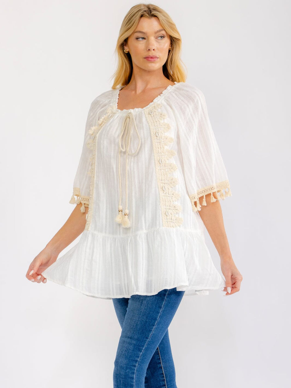 WOMEN'S SHORT SLEEVE TASSEL TRIM CROCHET TUNIC TOP