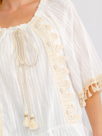 WOMEN'S SHORT SLEEVE TASSEL TRIM CROCHET TUNIC TOP