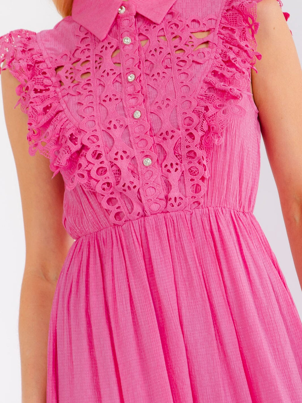 WOMEN'S SLEEVELESS BUTTON UP ELASTIC WAIST TIERED CROCHET MAXI DRESS