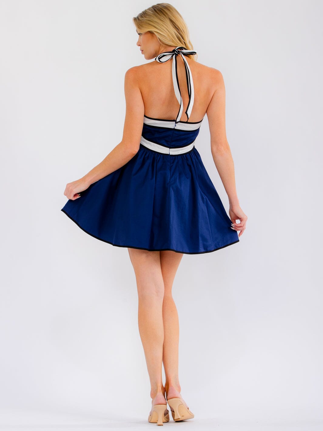 WOMEN'S SLEEVELESS HALTER NECK OPEN BACK FRONT POCKET FIT & FLARE MINI DRESS