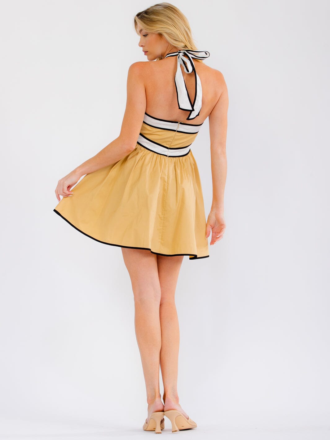 WOMEN'S SLEEVELESS HALTER NECK OPEN BACK FRONT POCKET FIT & FLARE MINI DRESS