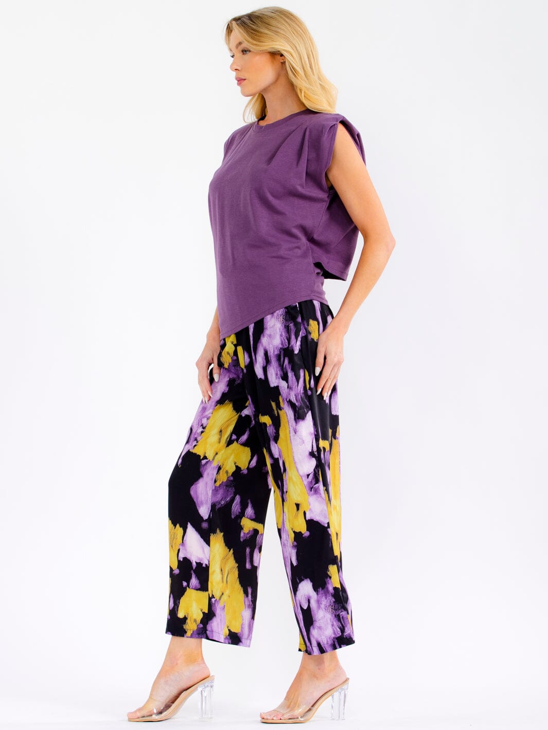 WOMEN'S SLEEVELESS BACK CUT OUT BLOUSE & ELASTIC WAIST POCKETS CAPRI PANTS TIE DYE 2PC. SET