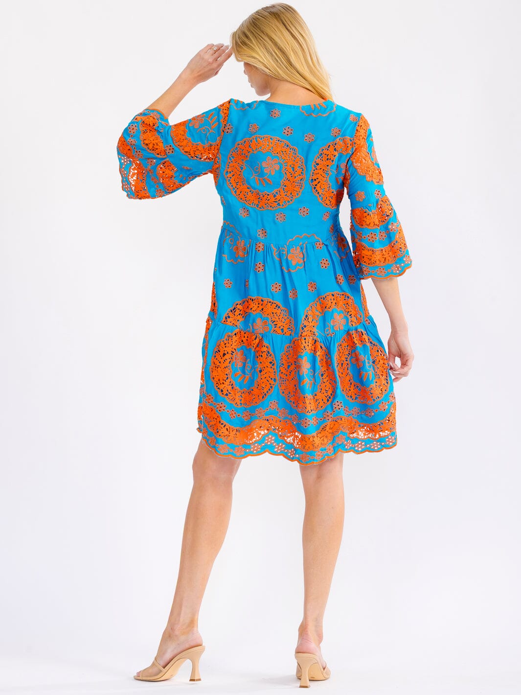 WOMEN'S SHORT BELL SLEEVE V-NECK CROCHET MINI DRESS