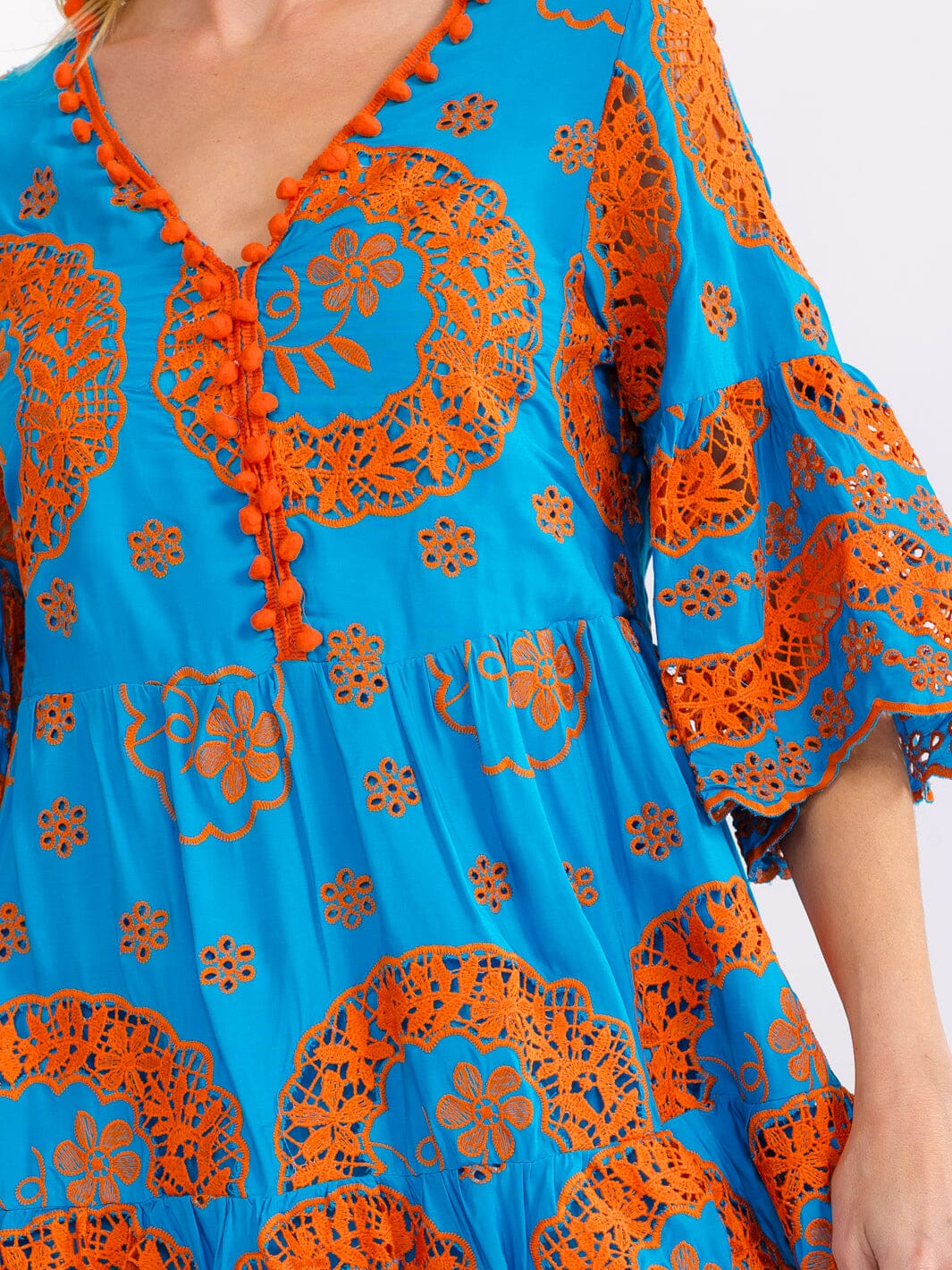 WOMEN'S SHORT BELL SLEEVE V-NECK CROCHET MINI DRESS