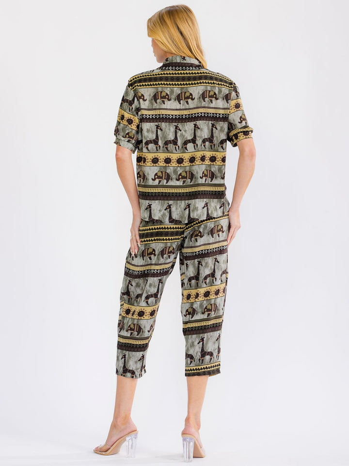 WOMEN'S SHORT SLEEVE BLOUSE & ELASTIC WAIST POCKETS CAPRI PANTS MULTI PRINT 2PC. SET