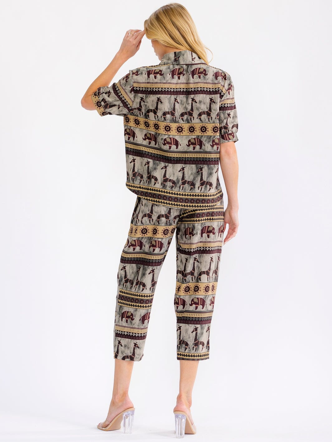 WOMEN'S SHORT SLEEVE BLOUSE & ELASTIC WAIST POCKETS CAPRI PANTS MULTI PRINT 2PC. SET