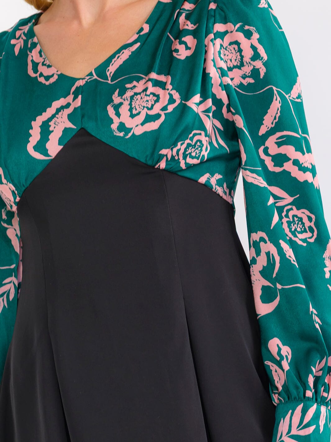 WOMEN'S LONG SLEEVE V-NECK FLORAL COLORBLOCK MINI DRESS