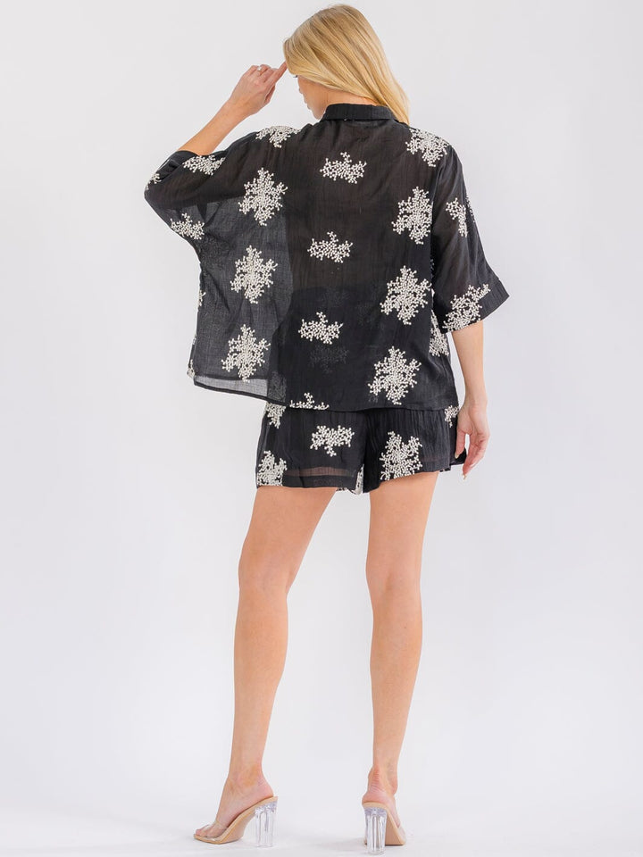 WOMEN'S SHORT SLEEVE BUTTON UP BLOUSE & ELASTIC WAIST POCKETS SHORT FLORAL 2PC. SET