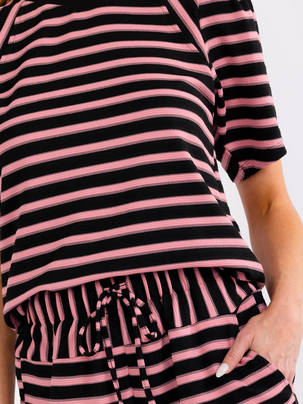 WOMEN'S SHORT PUFF SLEEVE COLORBLOCK STRIPES RIBBED TOP