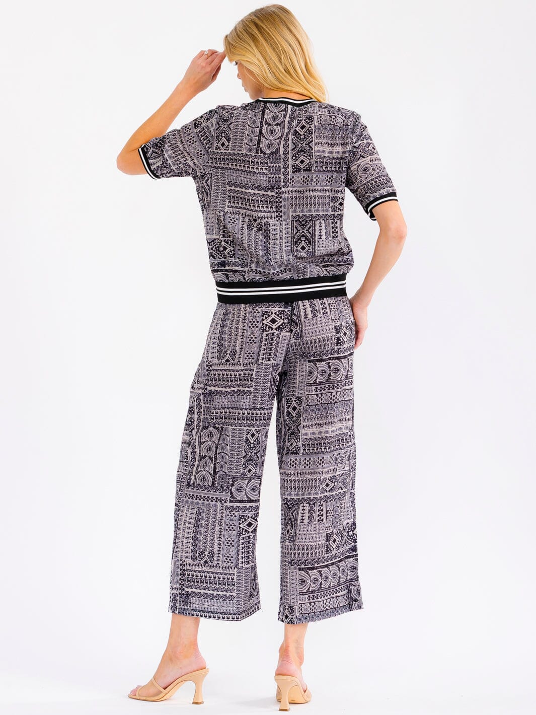 WOMEN'S SHORT SLEEVE BLOUSE & ELASTIC WAIST POCKETS CAPRI PANTS PRINT 2PC. SET