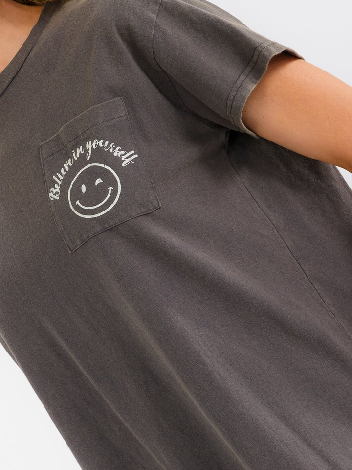 WOMEN'S SHORT SLEEVE BASIC GRAPHIC T-SHIRT