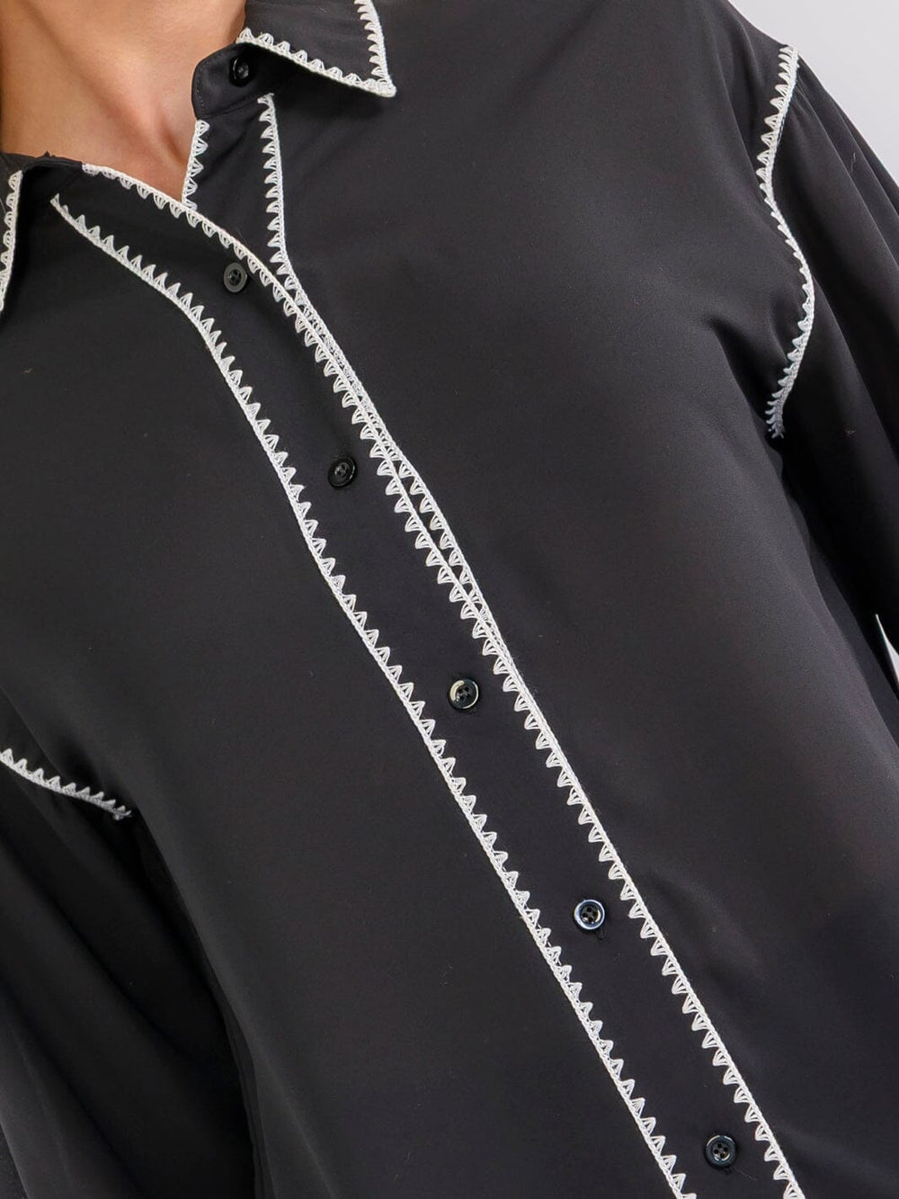 WOMEN'S LOGN SLEEVE BUTTON UP TRIM STITCHED BLOUSE