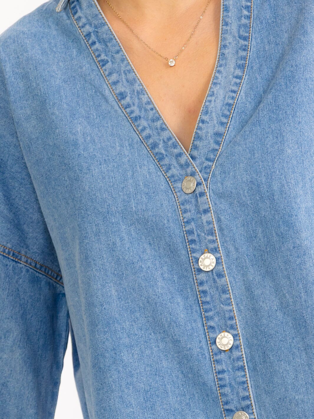 WOMEN'S SHORT BELL SLEEVE V-NECK BUTTON UP DENIM TOP