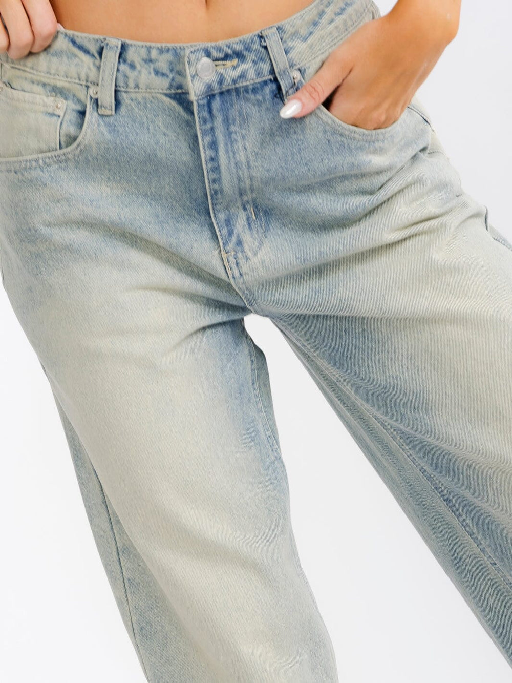 WOMEN'S BUTTON CLOSURE POCKETS STRAIGHT LEG WASHED DENIM PANTS