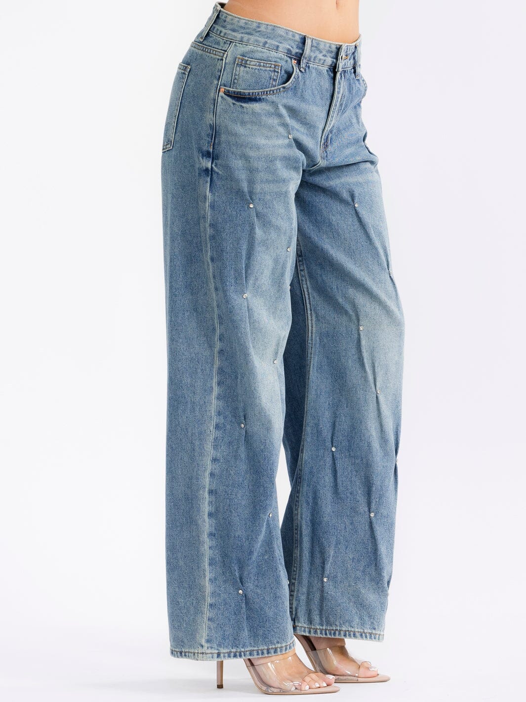 WOMEN'S BUTTON CLOSURE POCKETS STUDS DETAILED WIDE LEG WASHED DENIM PANTS