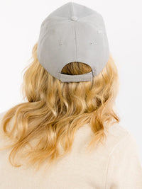 WOMEN'S SOLID ADJUSTABLE STRAP BASEBALL CAPS