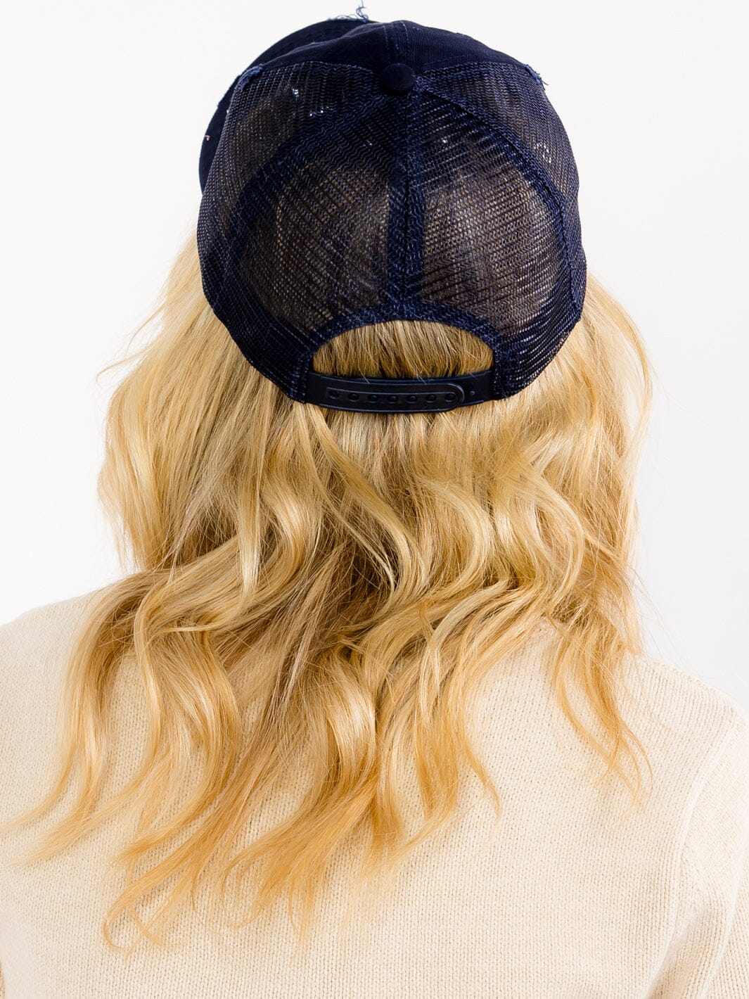 WOMEN'S ADJUSTABLE STRAP DISTRESS TRUCKER CAPS