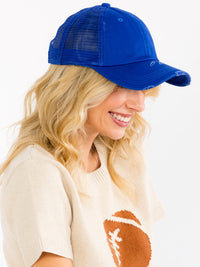 WOMEN'S ADJUSTABLE STRAP DISTRESS TRUCKER CAPS