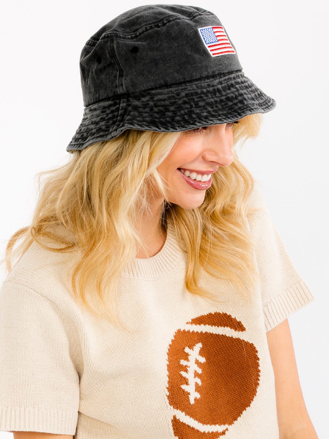 WOMEN'S USA FLAG PATCH WASHED BUCKET HAT