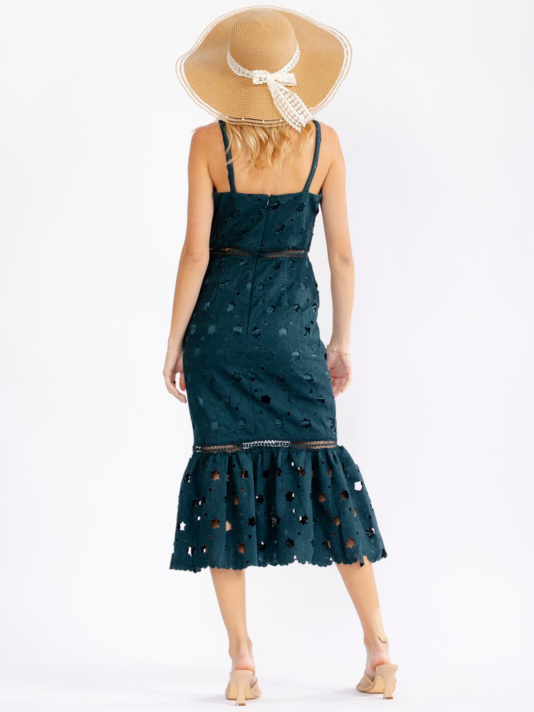 JUST ME WOMEN'S SLEEVELESS RUFFLE BOTTOM HEM CROCHET BODYCON MIDI DRESS