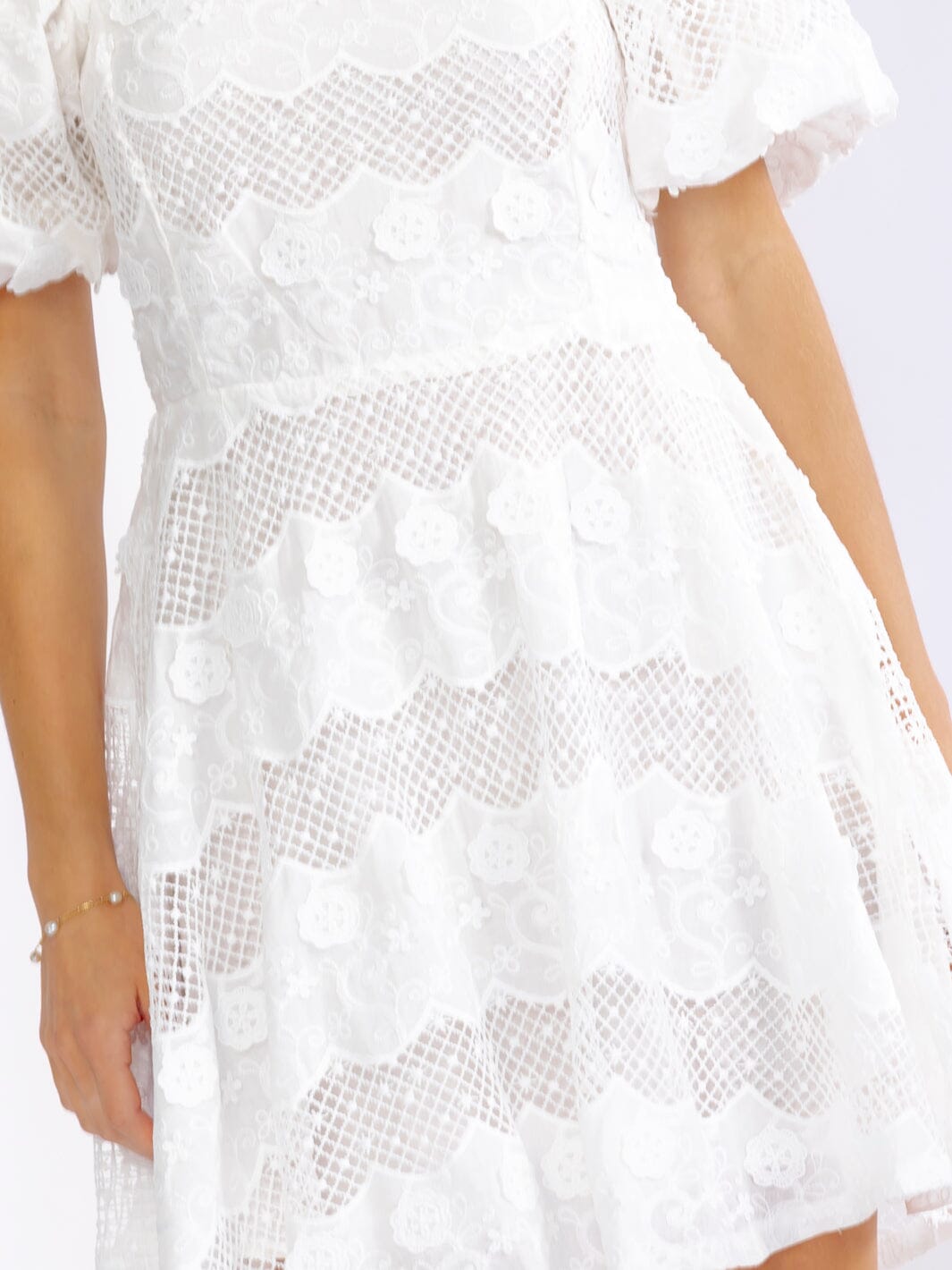 JUST ME WOMEN'S SHORT PUFF SLEEVE SQUARE NECK FIT & FLARE OPEN BACK EMBROIDERY MINI DRESS