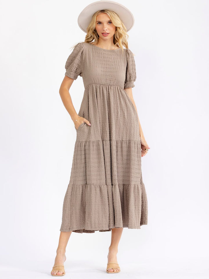 WOMEN'S SHORT SLEEVE FRONT POCKETS PARIS TEXTURE TIERED MAXI DRESS