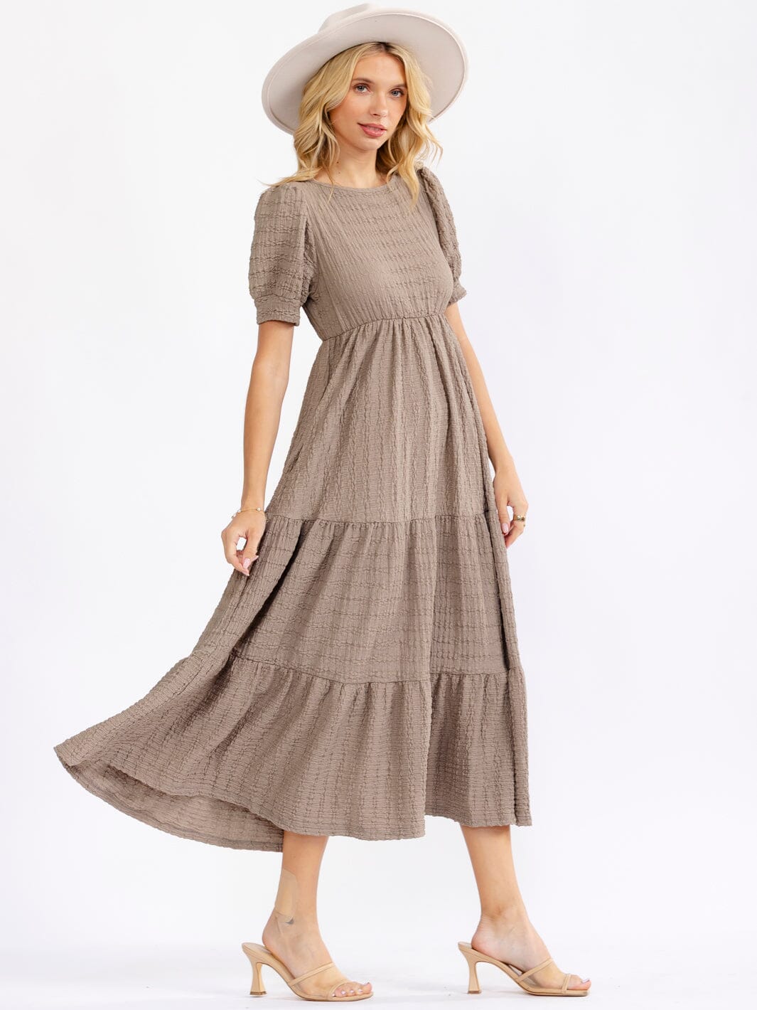 WOMEN'S SHORT SLEEVE FRONT POCKETS PARIS TEXTURE TIERED MAXI DRESS