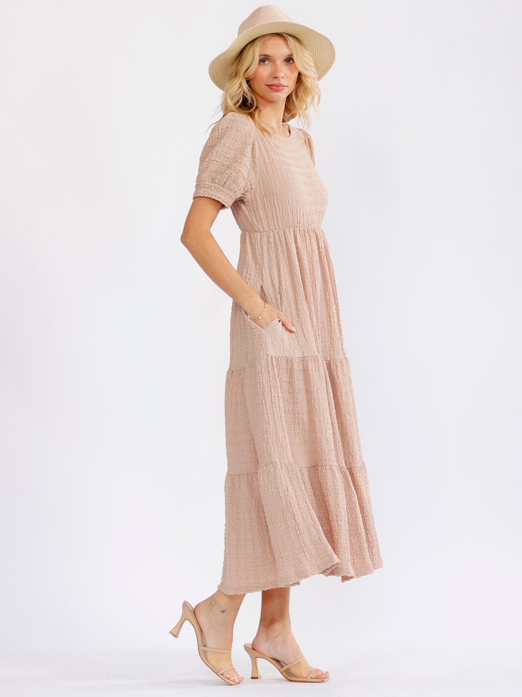 WOMEN'S SHORT SLEEVE FRONT POCKETS PARIS TEXTURE TIERED MAXI DRESS