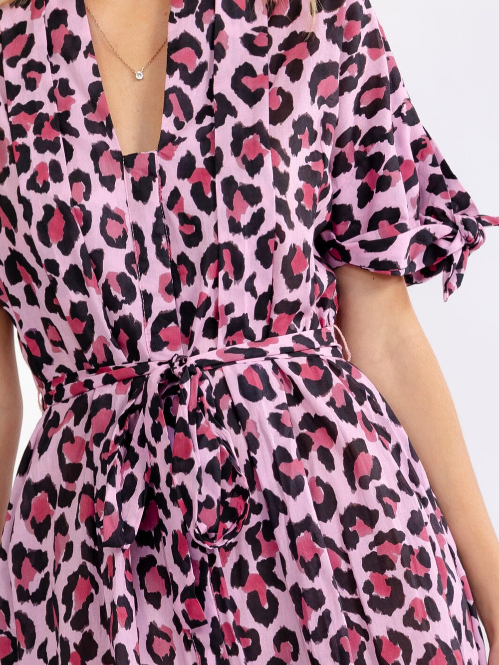WOMEN'S SHORT SLEEVE V-NECK BUTTON UP SELF TIE FRONT POCKETS ANIMAL PRINT MIDI DRESS