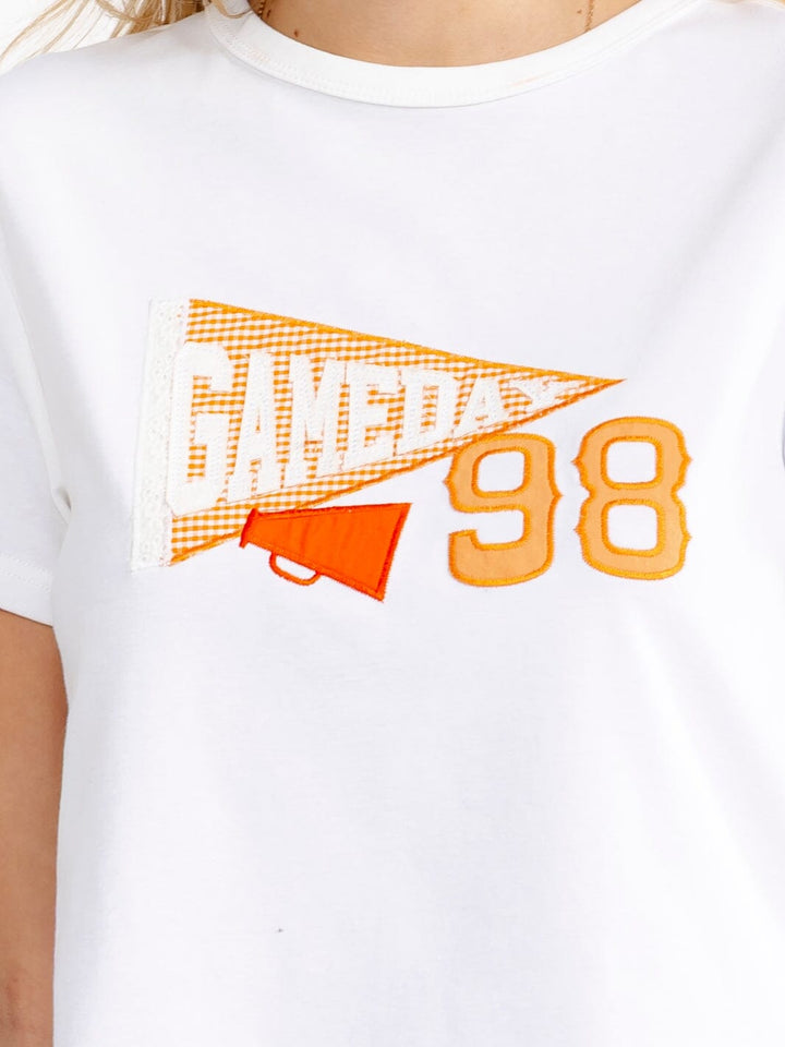 WOMEN'S SHORT SLEEVE GAMEDAY GRAPHIC TOP