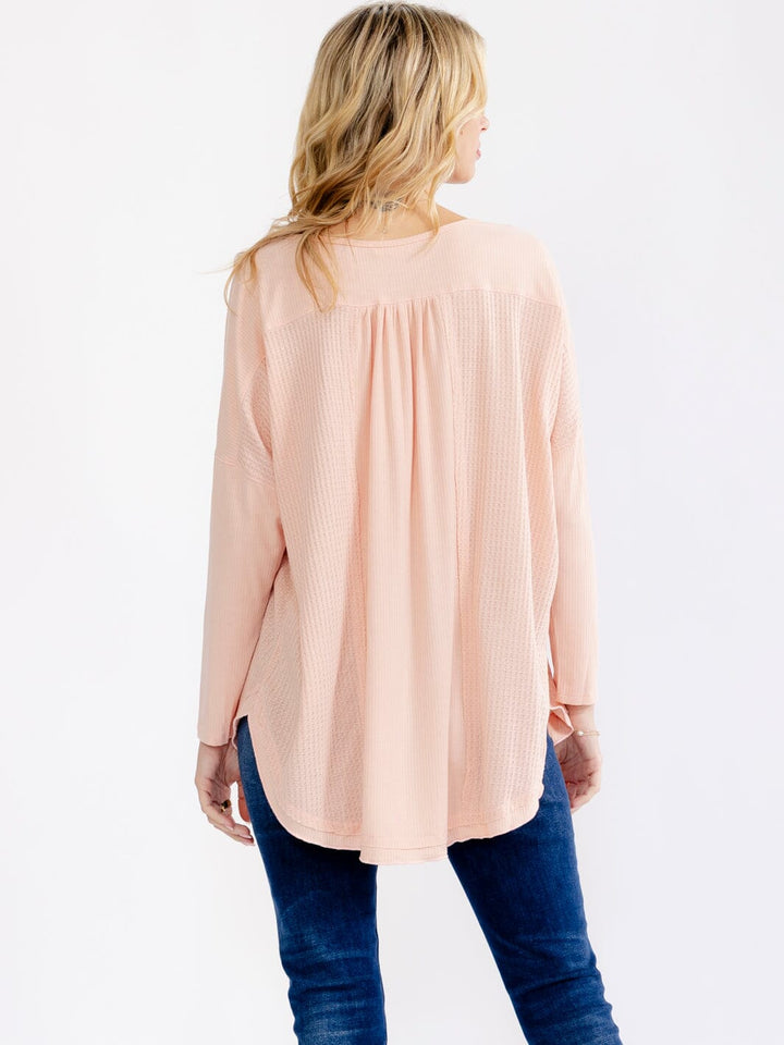 WOMEN'S LONG SLEEVE BUTTON UP HIGH-LOW OVERSIZED CONTRAST TOP