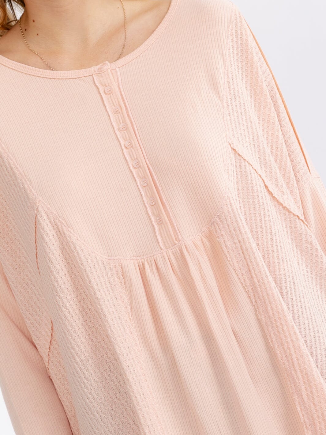 WOMEN'S LONG SLEEVE BUTTON UP HIGH-LOW OVERSIZED CONTRAST TOP
