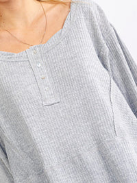 WOMEN'S LONG SLEEVE BUTTON UP HIGH-LOW OVERSIZED WAFFLE TOP