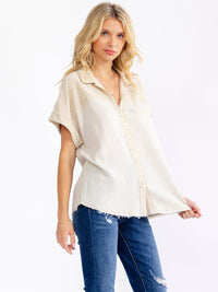 WOMEN'S SHORT SLEEVE V-NECK BUTTON UP CONTRAST BLOUSE