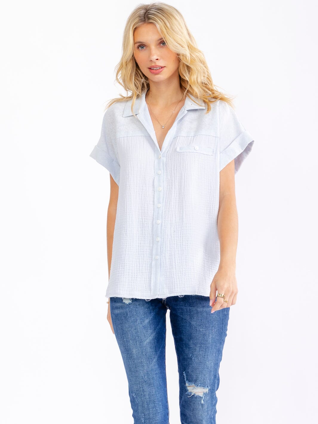 WOMEN'S SHORT SLEEVE V-NECK BUTTON UP CONTRAST BLOUSE