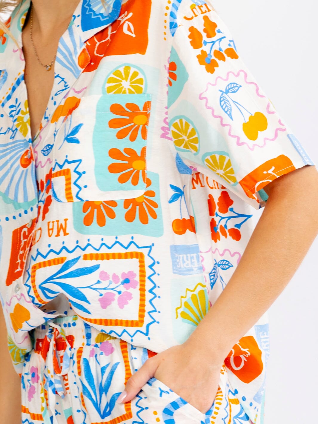 WOMEN'S SHORT SLEEVE BLOUSE & ELASTIC WAIST SHORTS MULTI PRINT 2PC. SET