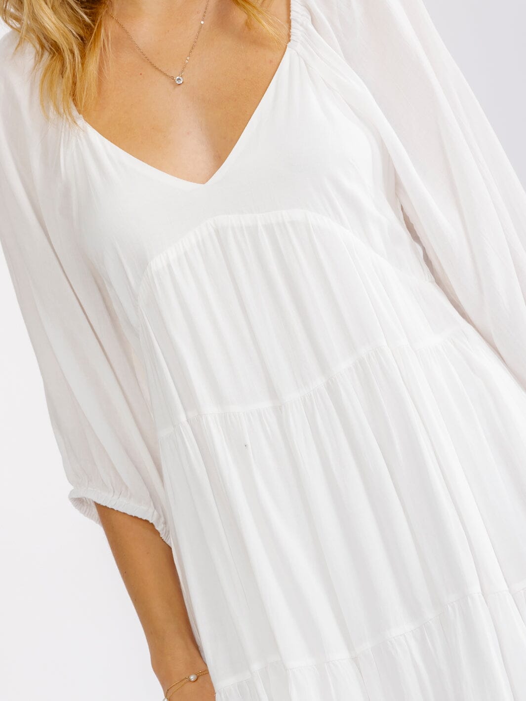WOMEN'S SHORT SLEEVE V-NECK FRONT POCKETS TIERED TUNIC MINI DRESS